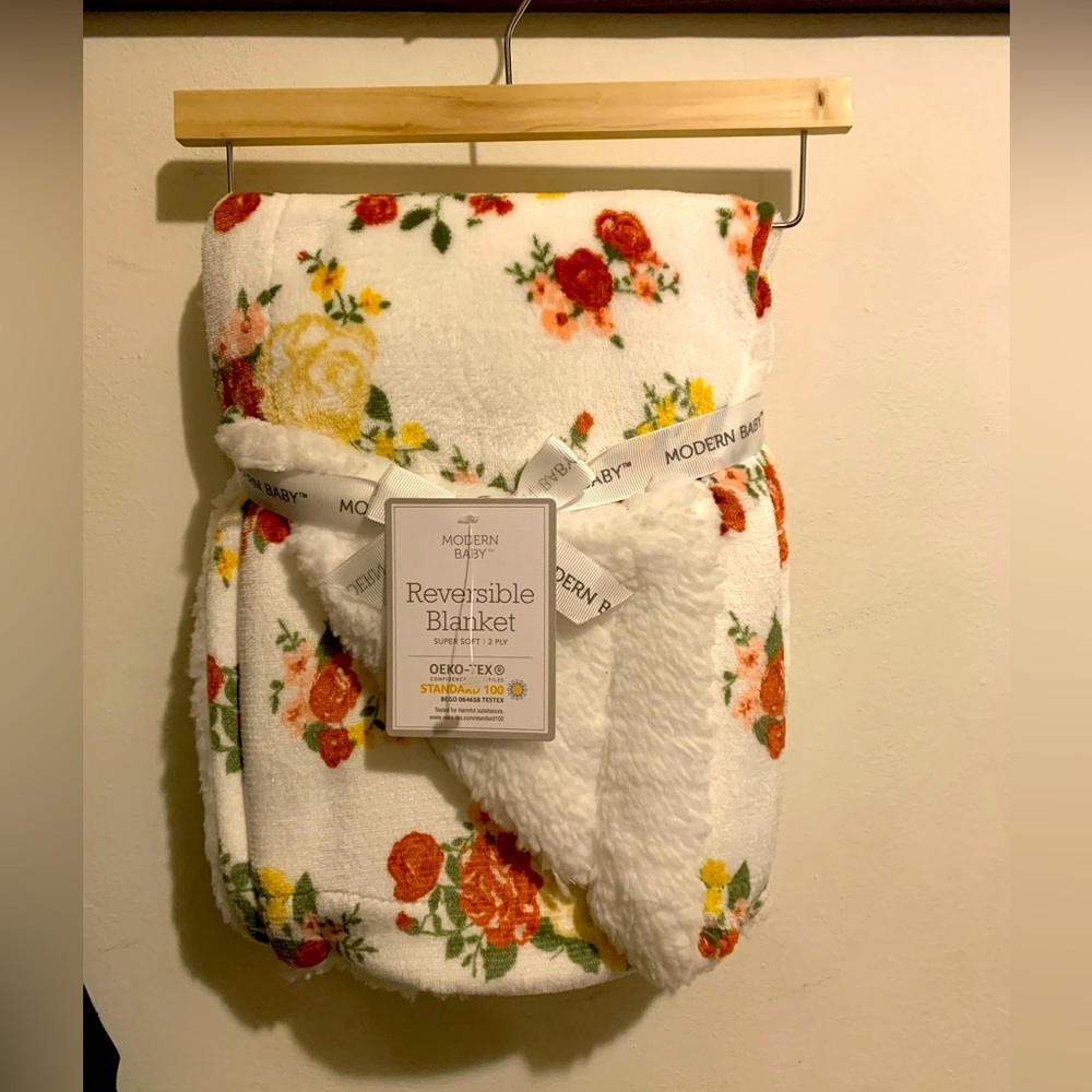 NWT Modern Baby baby blanket. Reversible.